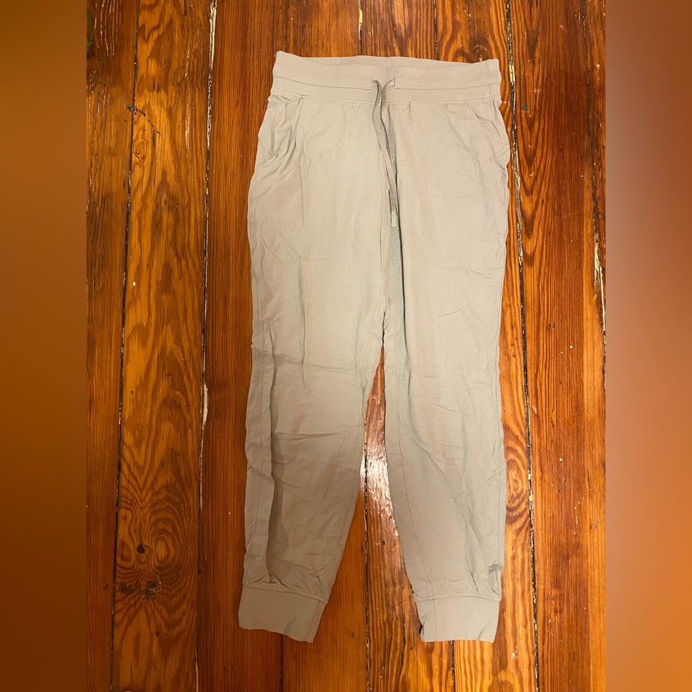 Size 8 Lululemon light green jogger pants.